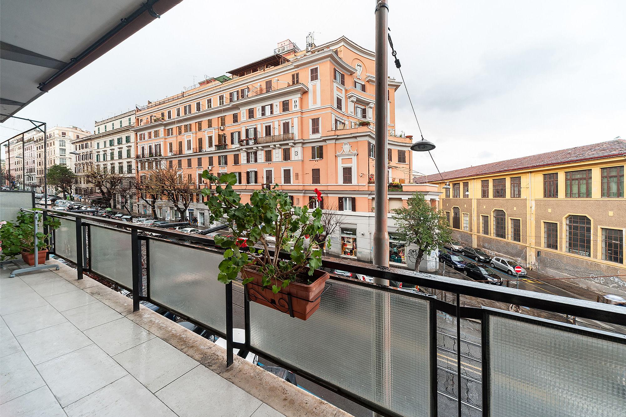 Hosting Flats Guesthouse Roma Exterior foto